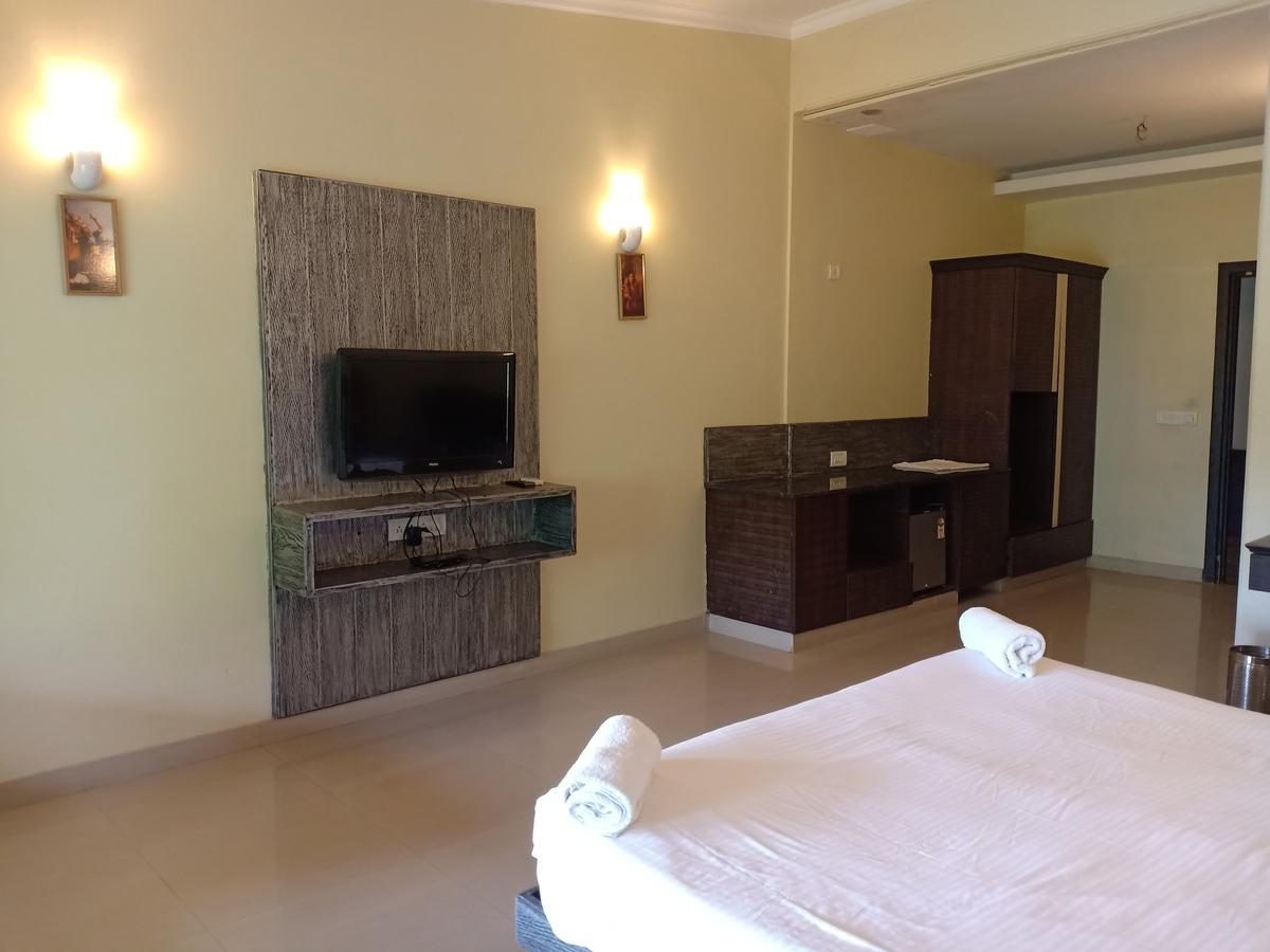 Mystica Resort Лонавла Екстер'єр фото